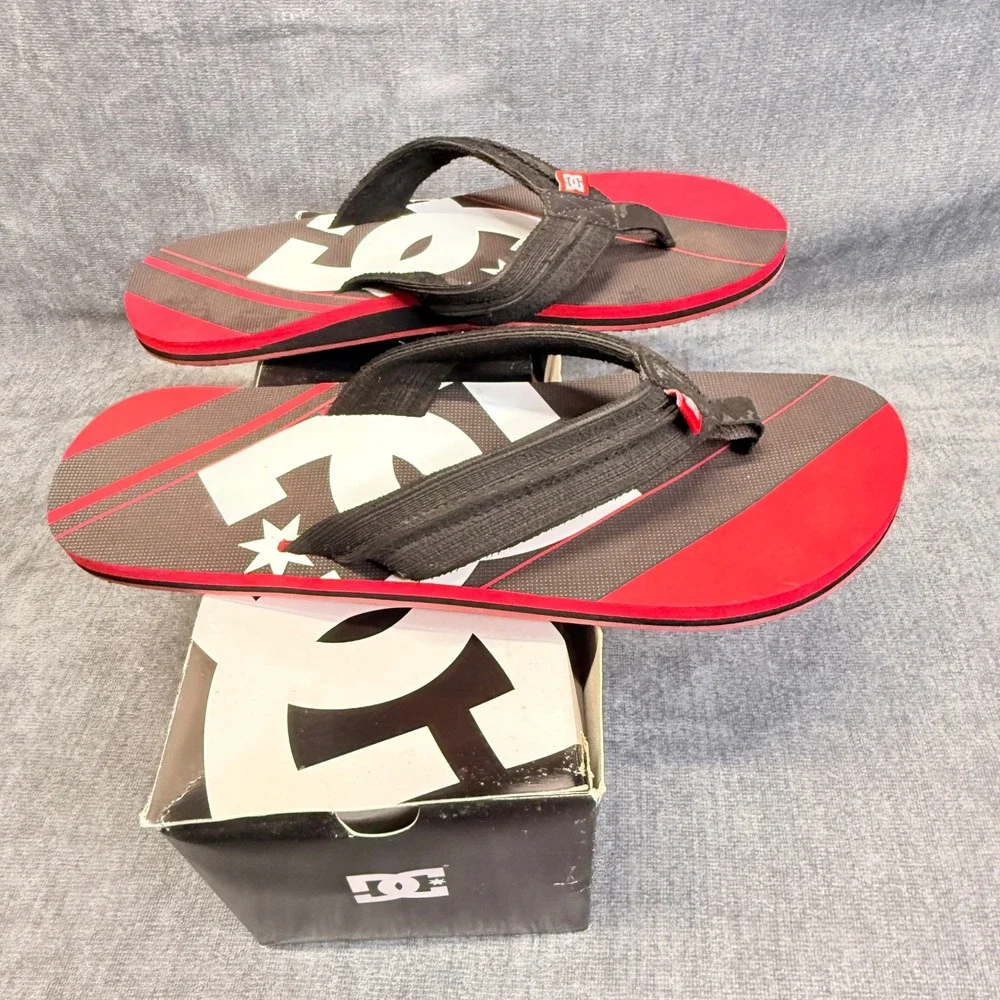 DC Shoes Central Graffik BX Mens 13 Red Black White Synthetic Skate Flip Flops